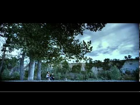 Isabel Coixet en el cementerio de Igualada de Enric Miralles «Como una estación de autobuses entre la vida y la muerte», así se refiere Isabel Coixet al escenario de su última película: el cementerio de Igualada, de Enric Miralles y Carme Pinós, donde está enterrado el arquitecto, fallecido en 2000.