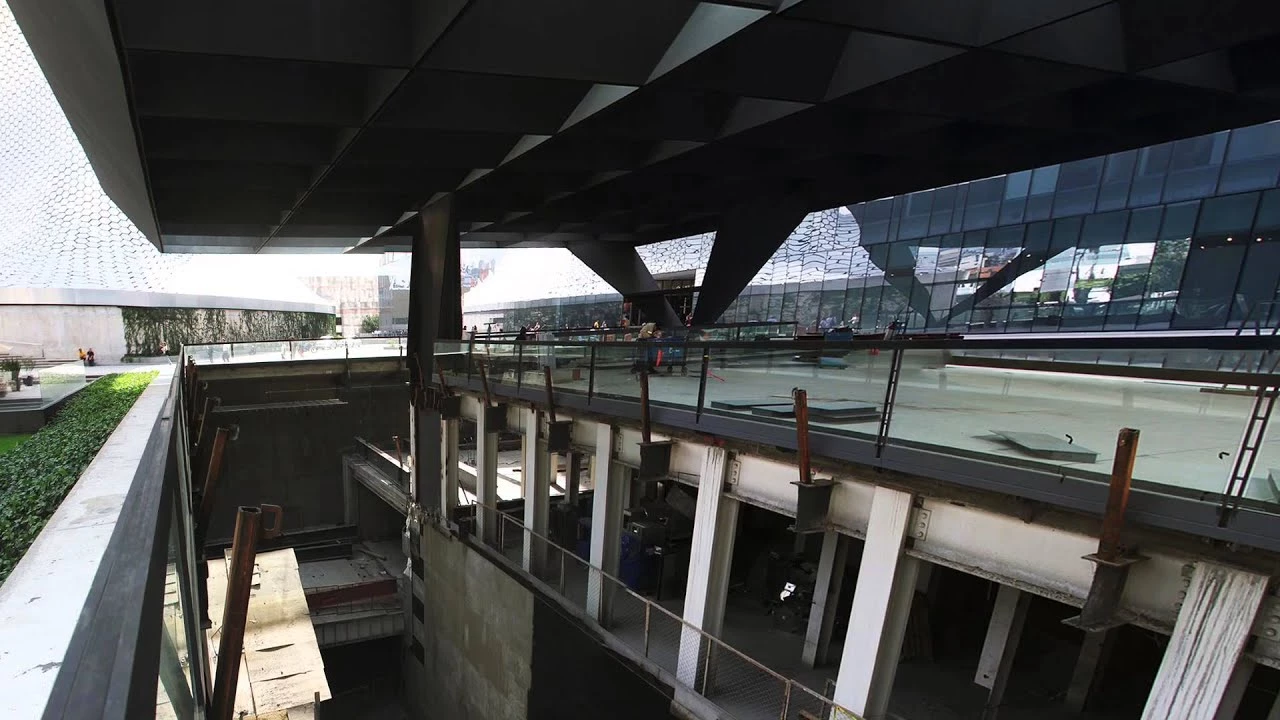 Watch this video of the construction of the Cervantes Theater (Telcel) by Antón García-Abril / Ensamble Studio in Mexico City. A sculptural pergola built with steel sheets gives access into the four-story building buried underground (see Arquitectura Viva155).