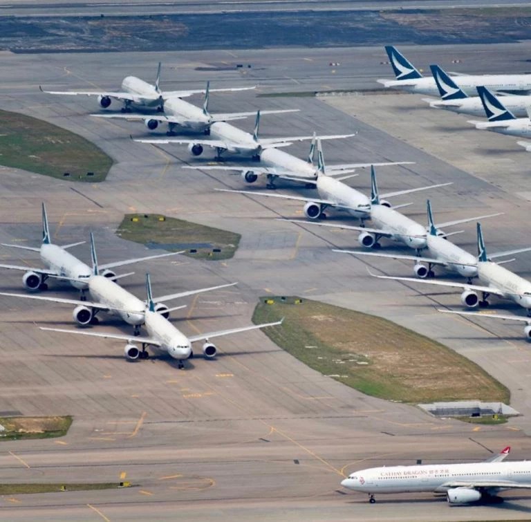 Los aeropuertos transformados en aparcamientos para aviones