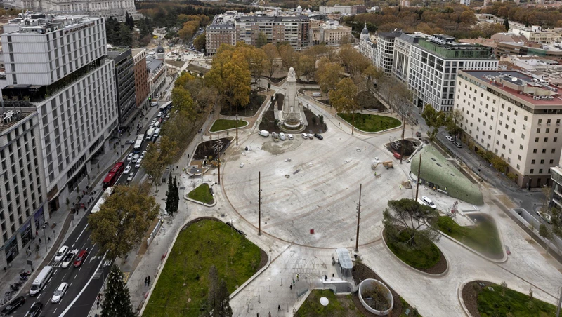 Se inaugura la nueva plaza de España de Madrid