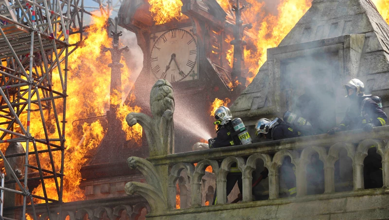  ‘Arde Notre Dame’, de Jean-Jacques Annaud