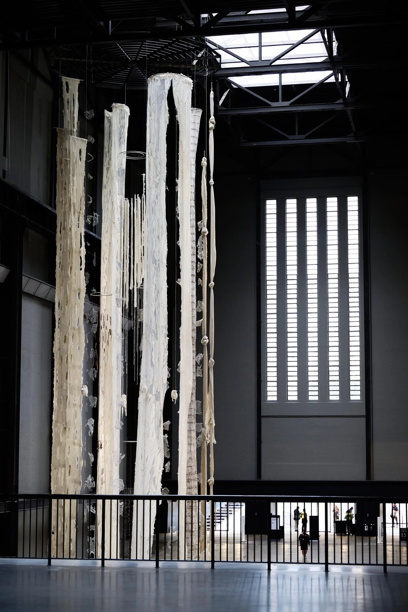 Cecilia Vicuña en la Tate Modern de Londres