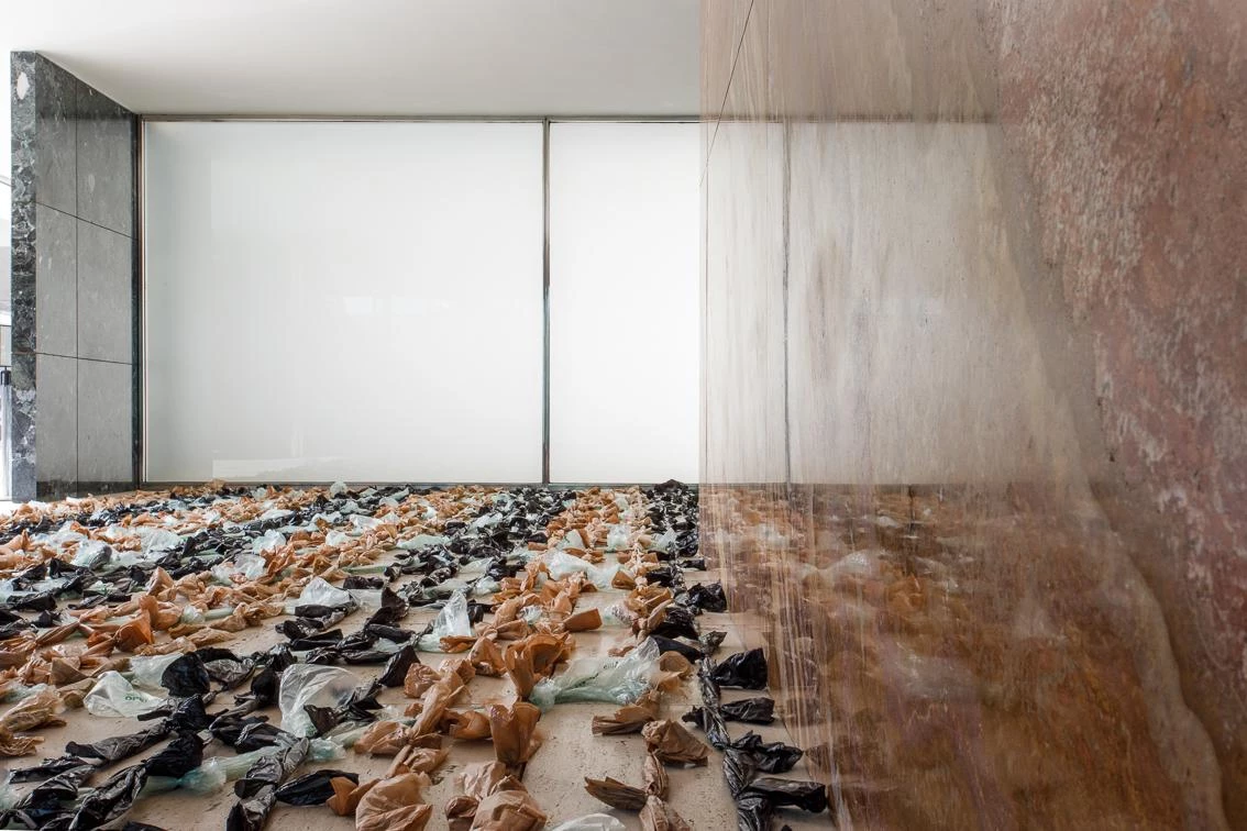 ‘The Cost of Money: Raft’, en la Fundación Mies