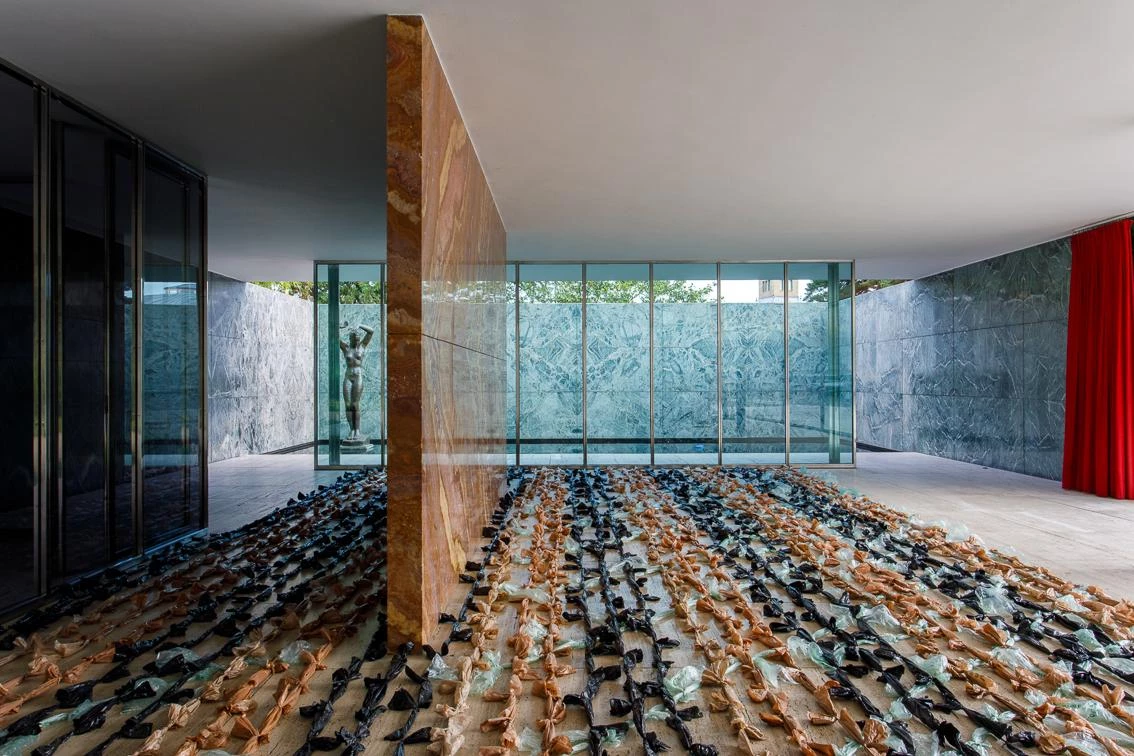 ‘The Cost of Money: Raft’, en la Fundación Mies