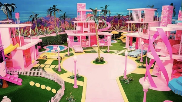 La casa de Barbie y la mansión Playboy