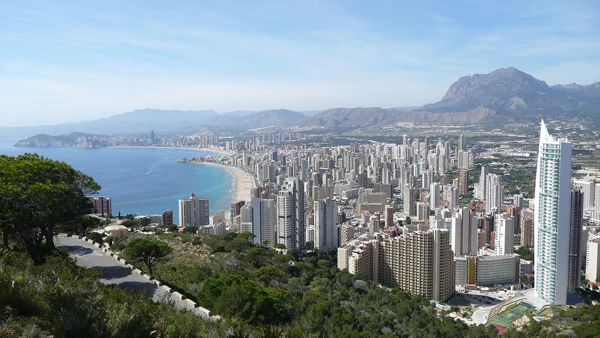 Benidorm mantiene su apuesta ganadora por la ciudad vertical