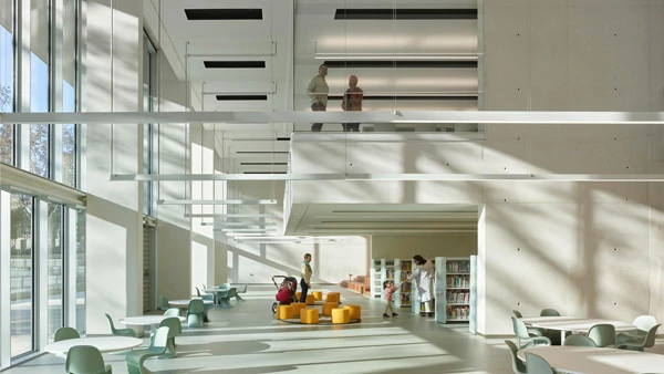 La Biblioteca Grupo Cántico de Córdoba abre sus puertas