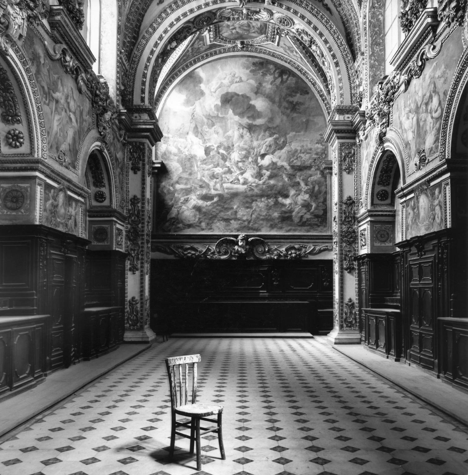 Mimmo Jodice expone en Castel Nuovo: Nápoles metafísica entre sombras y apariciones