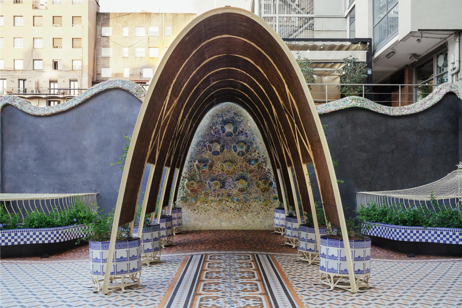 Casa Batlló restores its original rear facade
