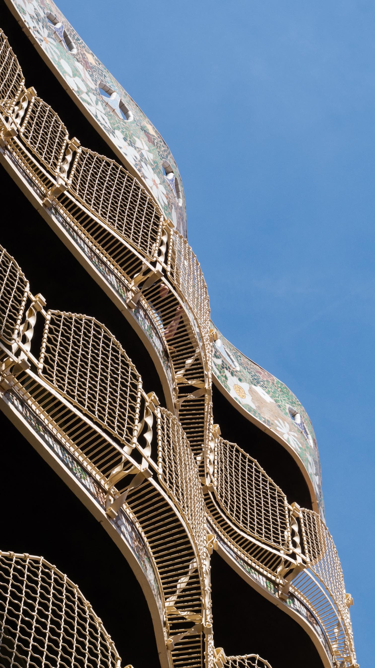 Casa Batlló restores its original rear facade