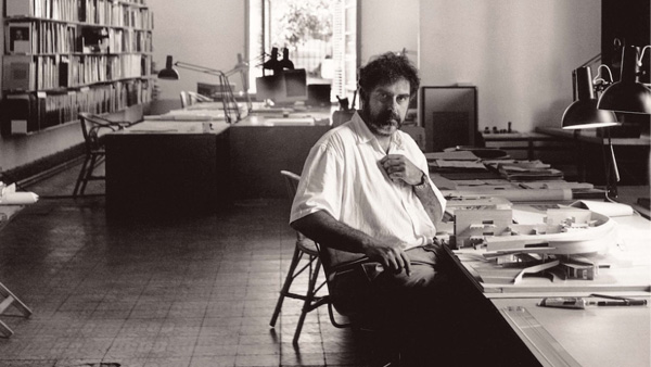 La vida desbordada de Enric Miralles