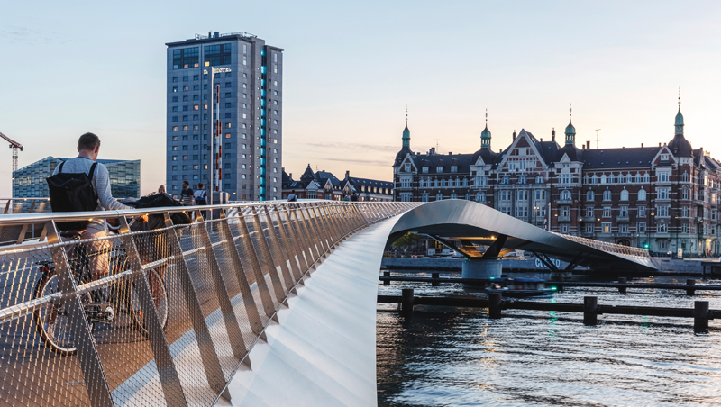 Puente Lille Langebro en Copenhague