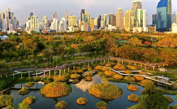 Parque forestal Benjakitti en Bangkok