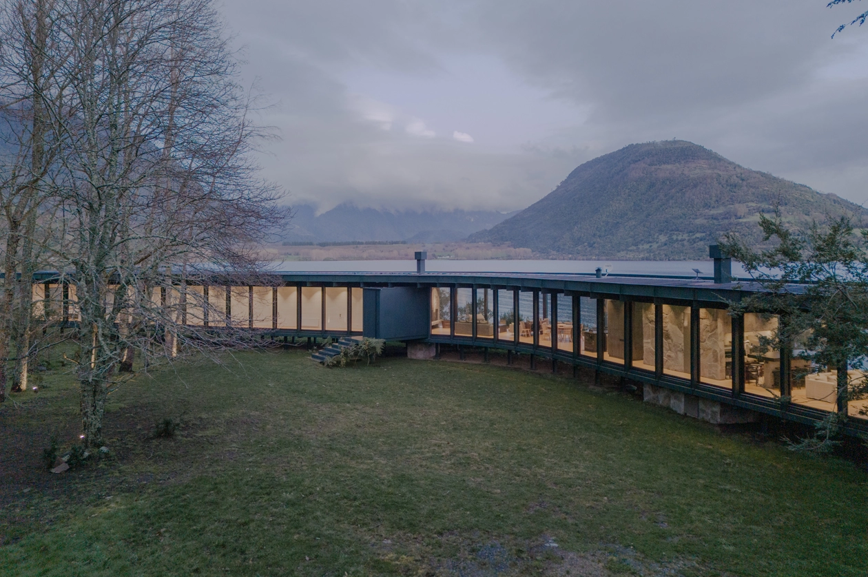 Curved House on Lake Ranco