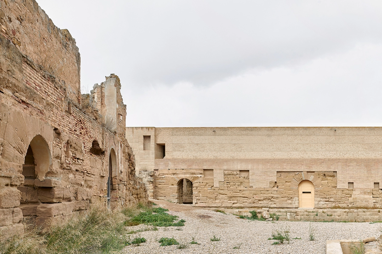 Fitting out of Sijena Monastery dormitory