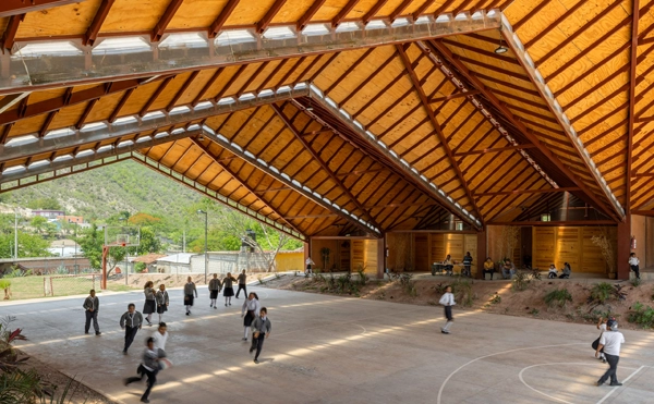 Escuela primaria en Ayoxuxtla