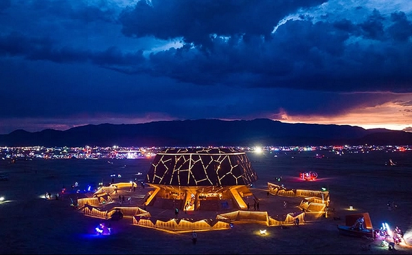 El templo de Miguel Arraiz en el Burning Man