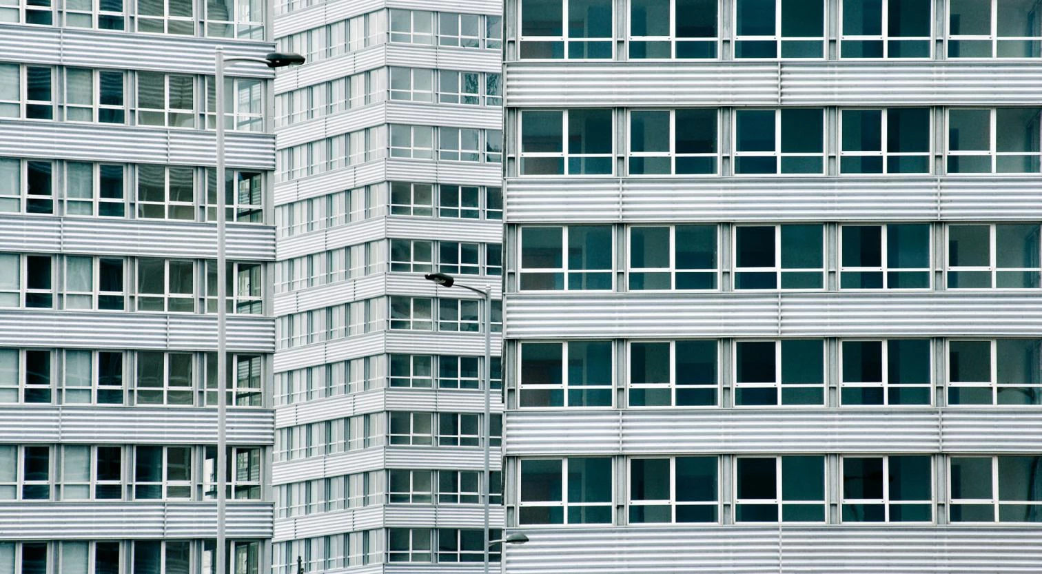 Torres de viviendas sociales y oficinas, Vitoria
