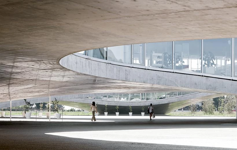 EPFL Rolex Learning Center Lausanne SANAA Arquitectura Viva