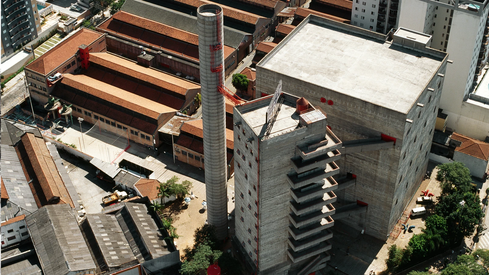 SESC Pompéia Factory, São Paulo - Lina Bo Bardi | Arquitectura Viva