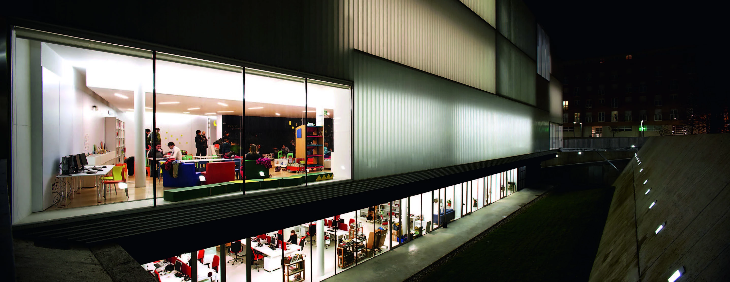 Carles Rahola Public Library