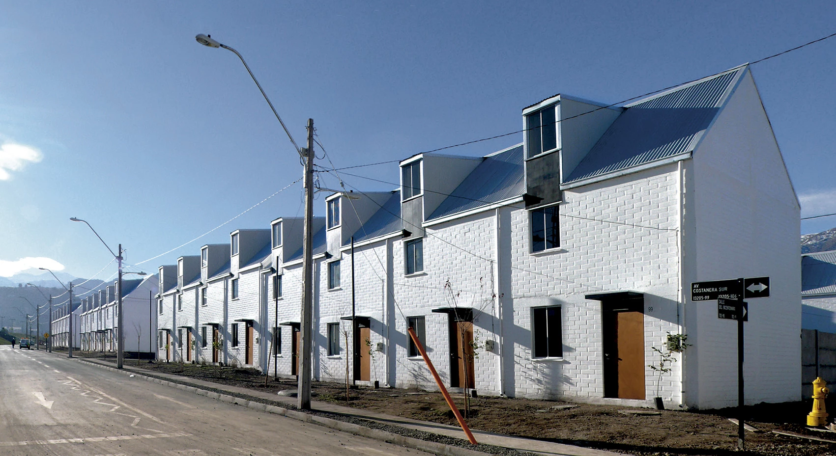 Colonia Lo Barnechea, Santiago - Alejandro Aravena ELEMENTAL ...