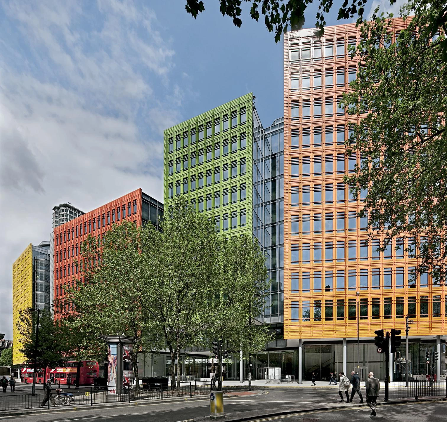 Edificio de usos mixtos Central St. Giles, Londres