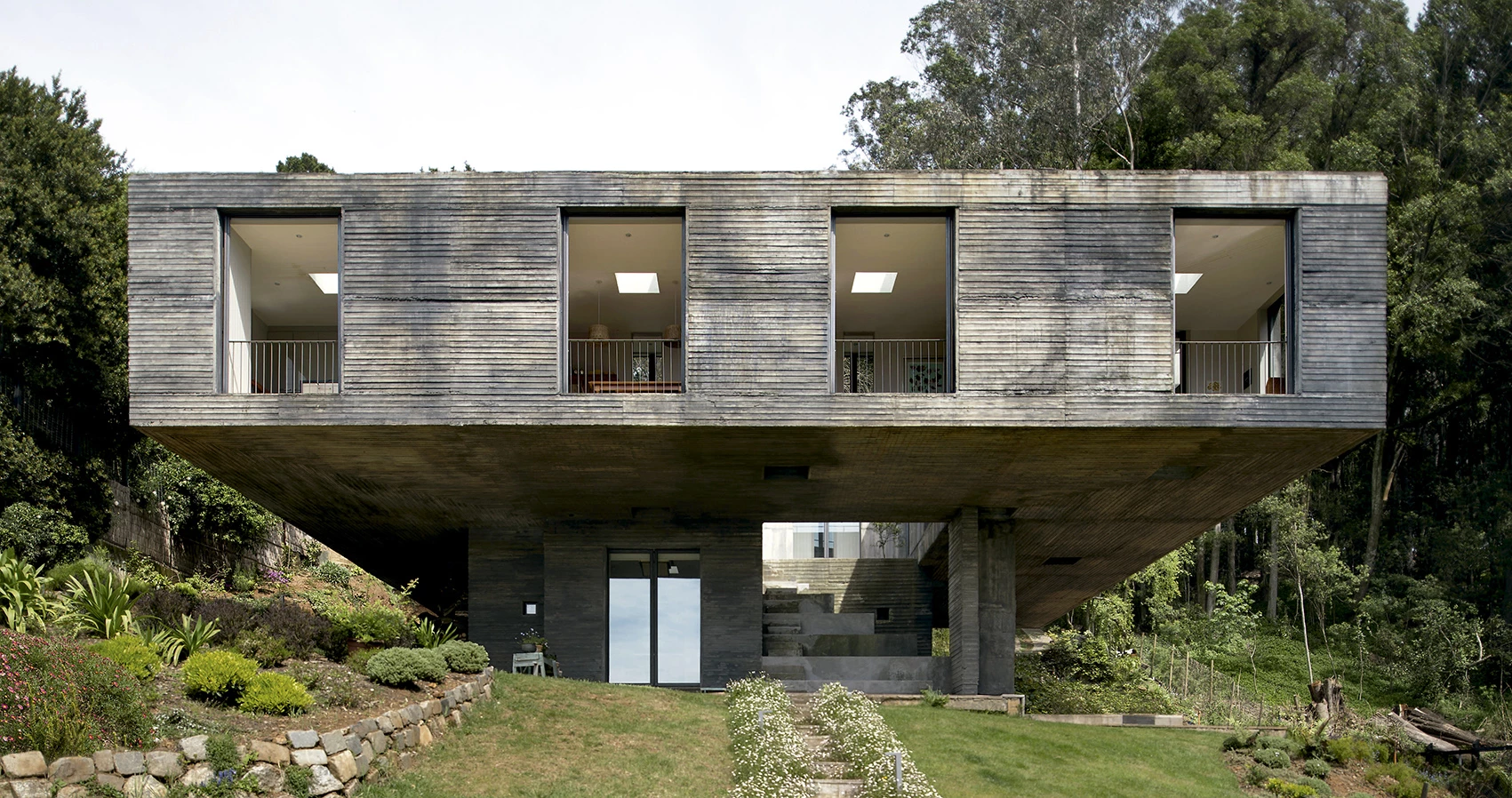 Guna House, Llacolen