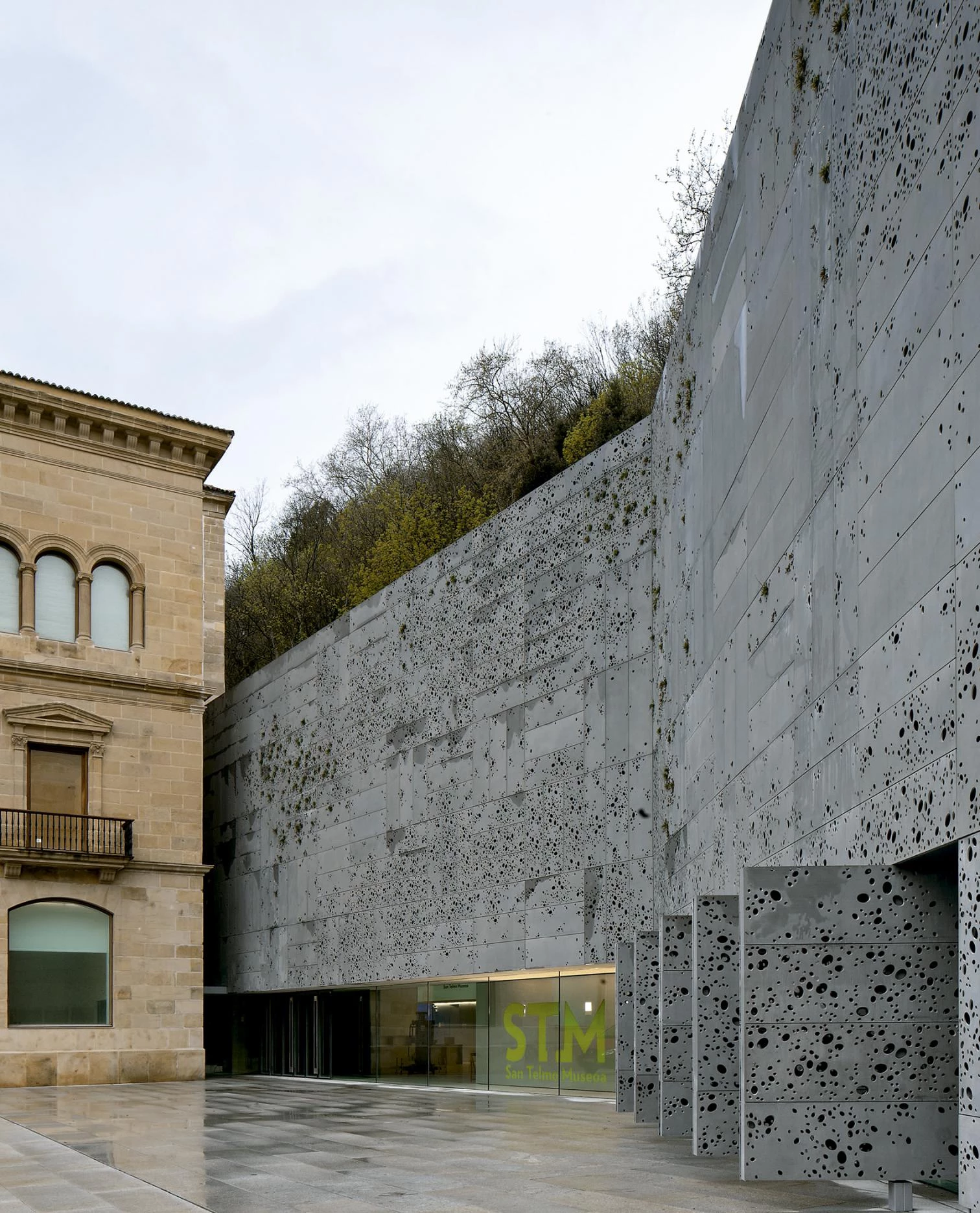 Museo San Telmo: en el límite urbano, San Sebastián
