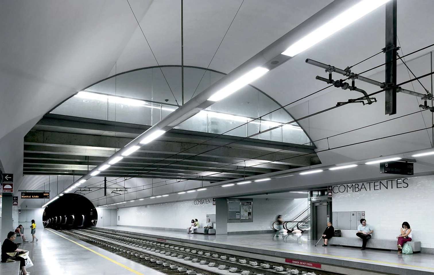 Metro de Oporto, Oporto