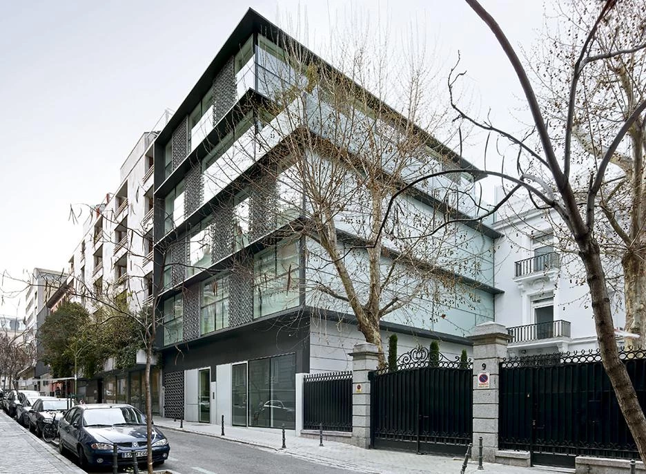Pabellón residencial en la calle Orfila, Madrid