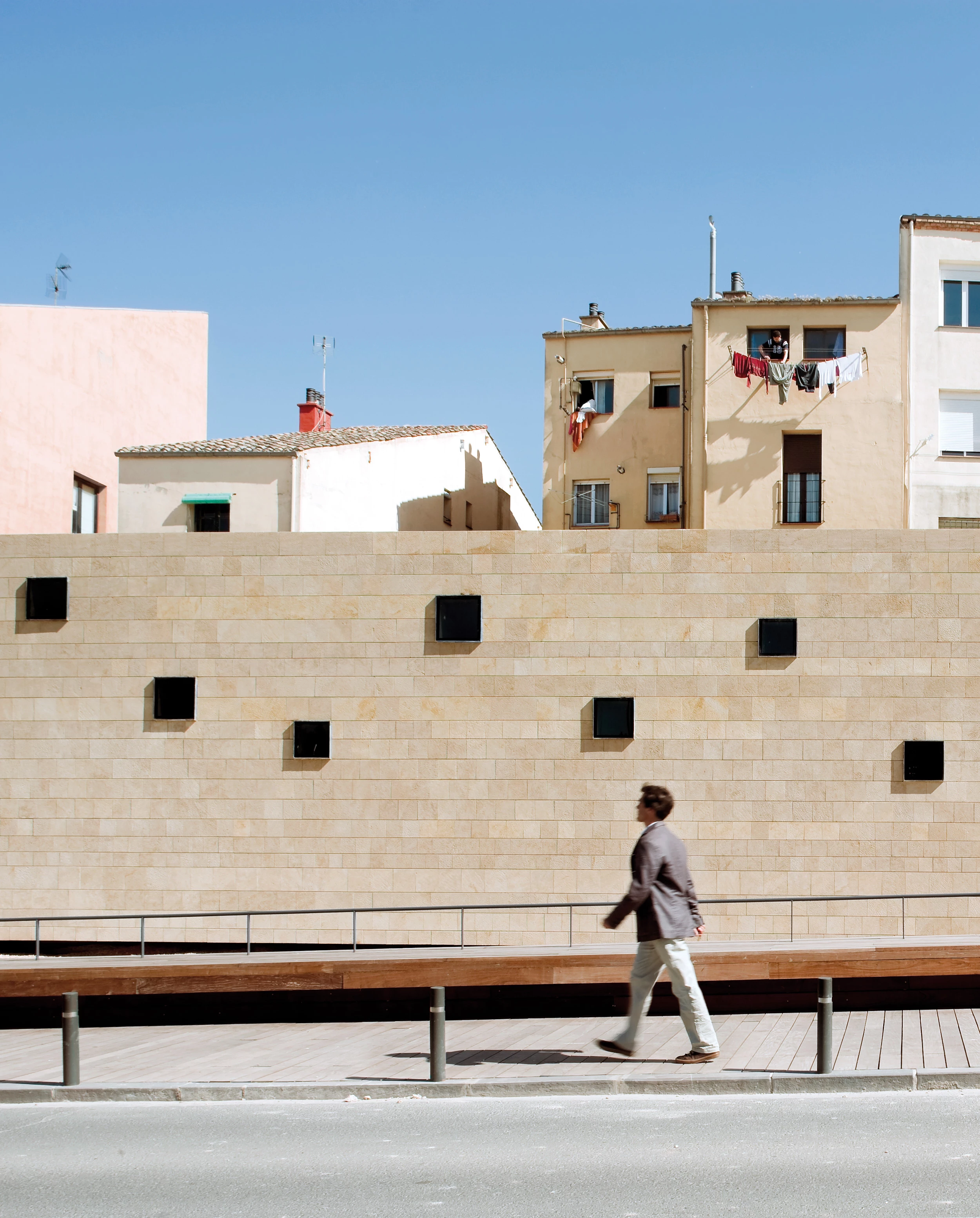 Rehabilitation of the Wall, Logroño