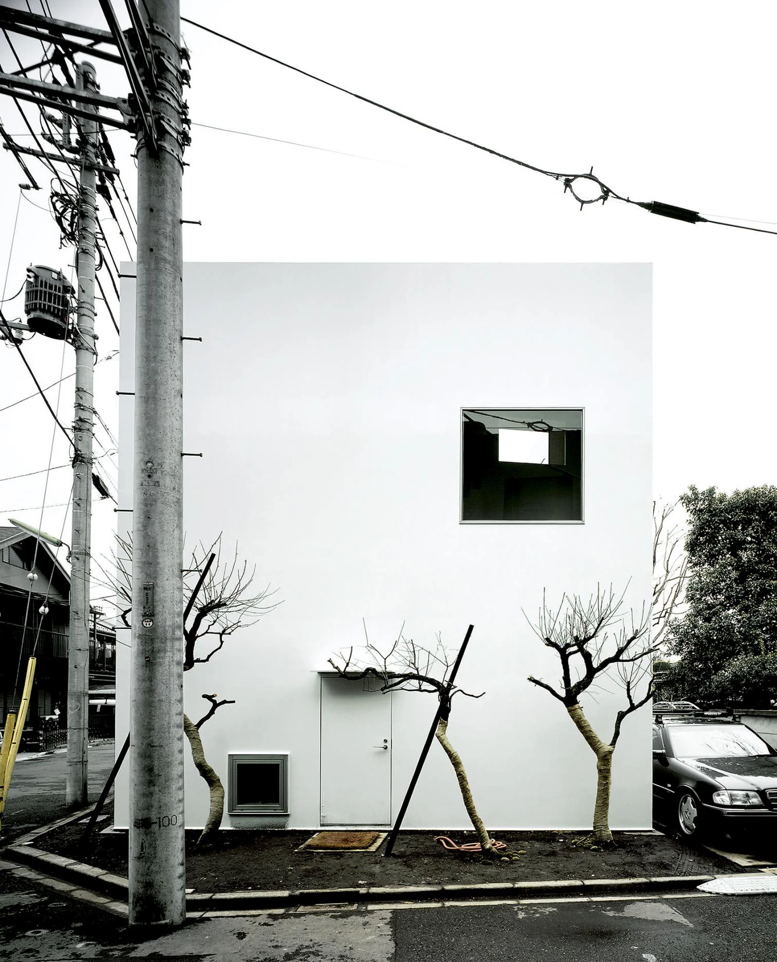 Casa en un huerto con ciruelos, Tokio