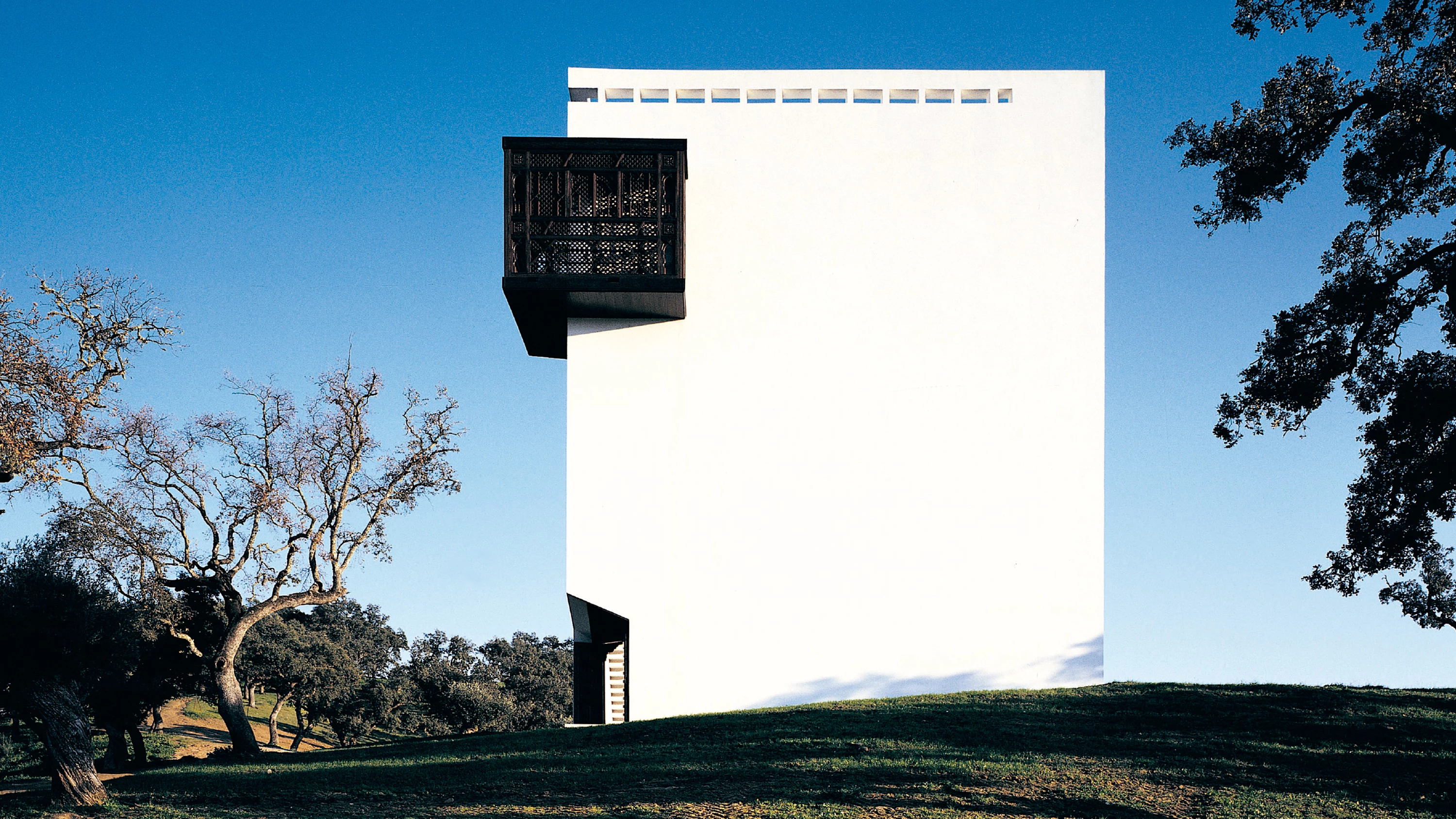 Casa de retiro espiritual, Burguillos - Emilio Ambasz | Arquitectura Viva