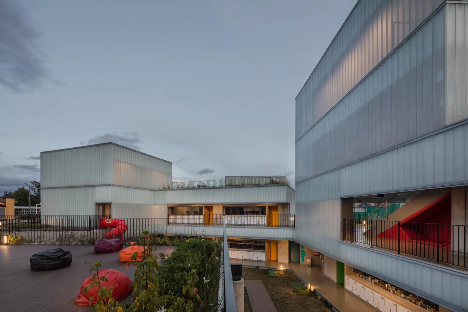 Ampliación del Colegio Helvetia en Bogotá