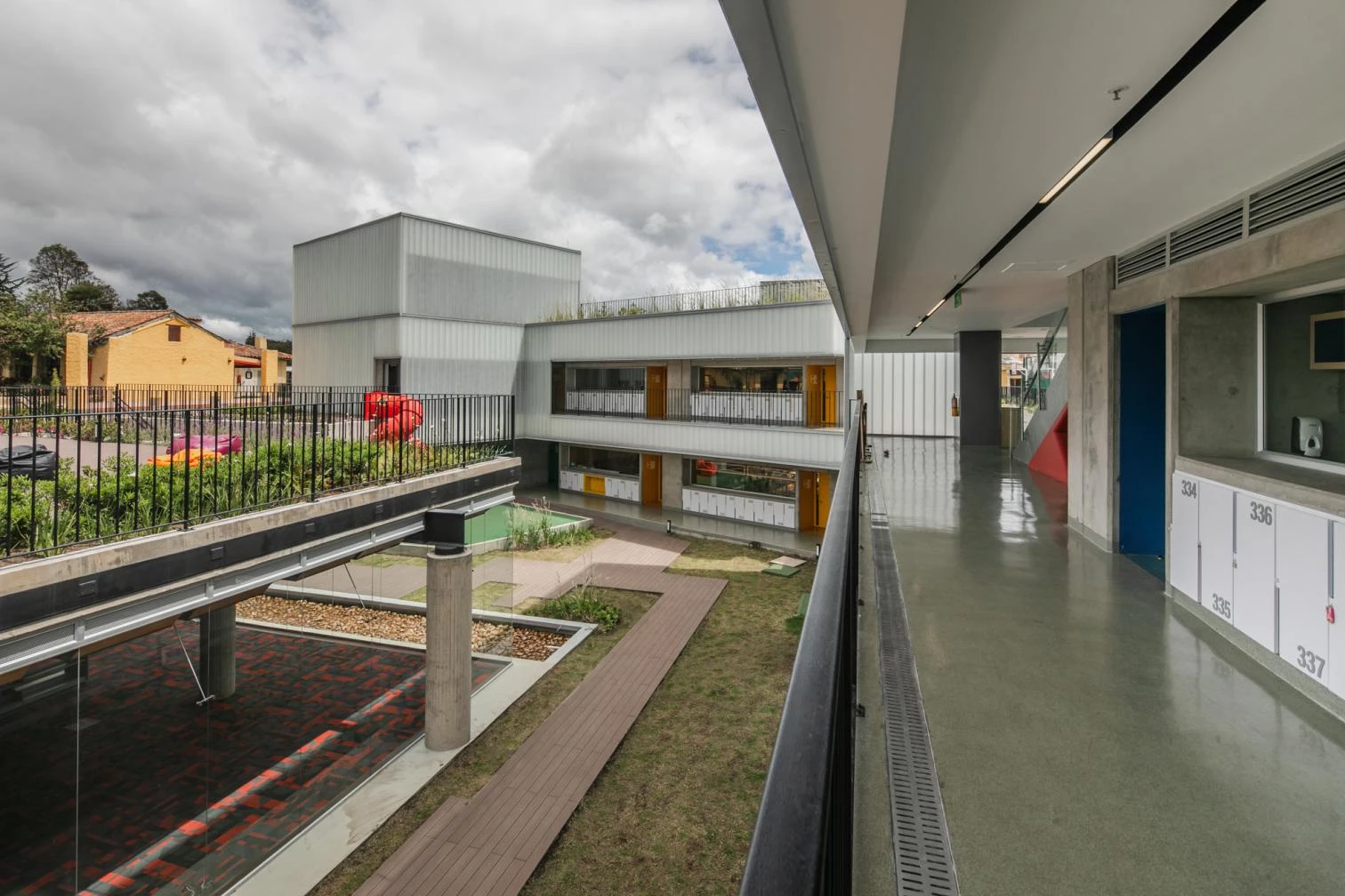 Ampliación del Colegio Helvetia en Bogotá