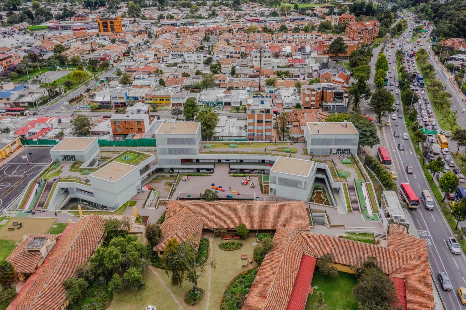 Ampliación del Colegio Helvetia en Bogotá