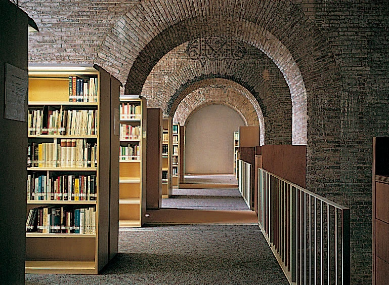 Biblioteca universitaria, Barcelona
