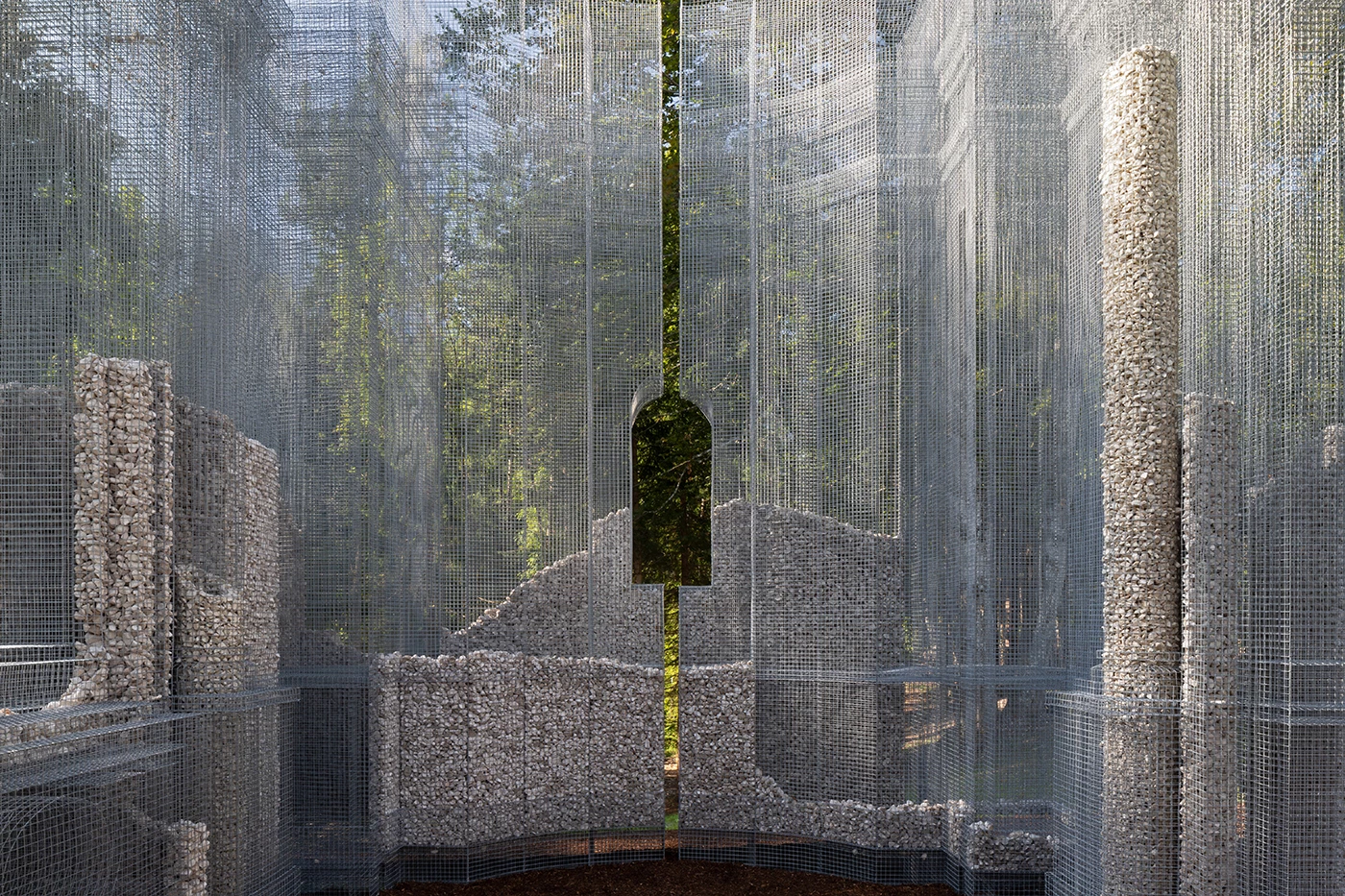 Edoardo Tresoldi, ‘Simbiosi’ en Borgo Valsugana (Italia)
