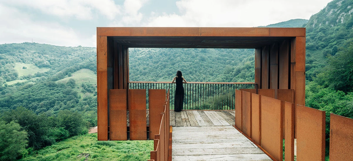 Zon-e Arquitectos, pasarela-mirador sobre las minas de Rioseco en Riosa
