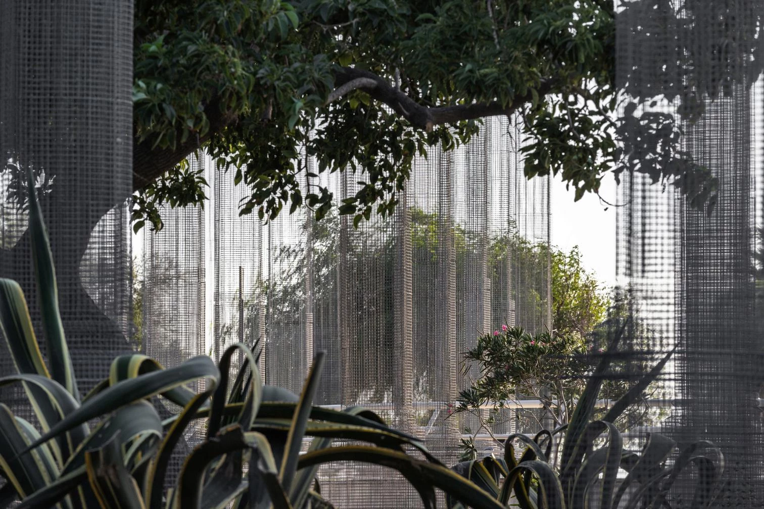 Edoardo Tresoldi: ‘Opera’ en Reggio Calabria