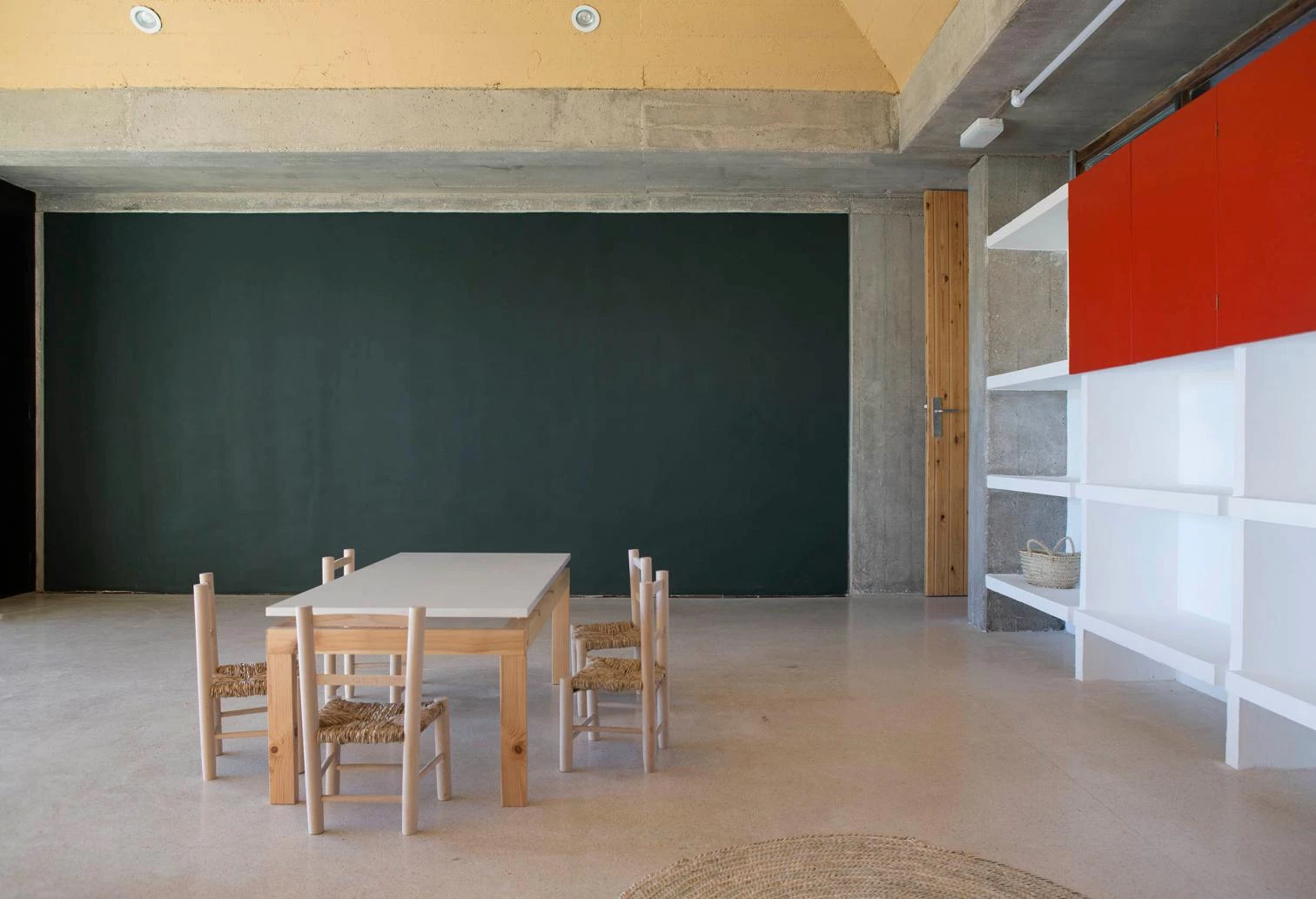 Rehabilitación de dos aulas de la escuela Aster en Vandellós y Hospitalet del Infante (Tarragona)