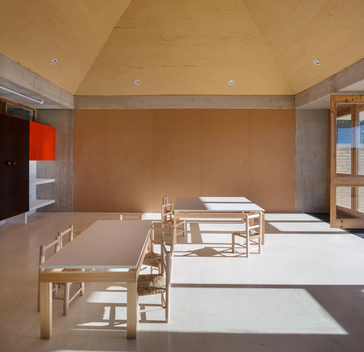 Rehabilitación de dos aulas de la escuela Aster en Vandellós y Hospitalet del Infante (Tarragona)
