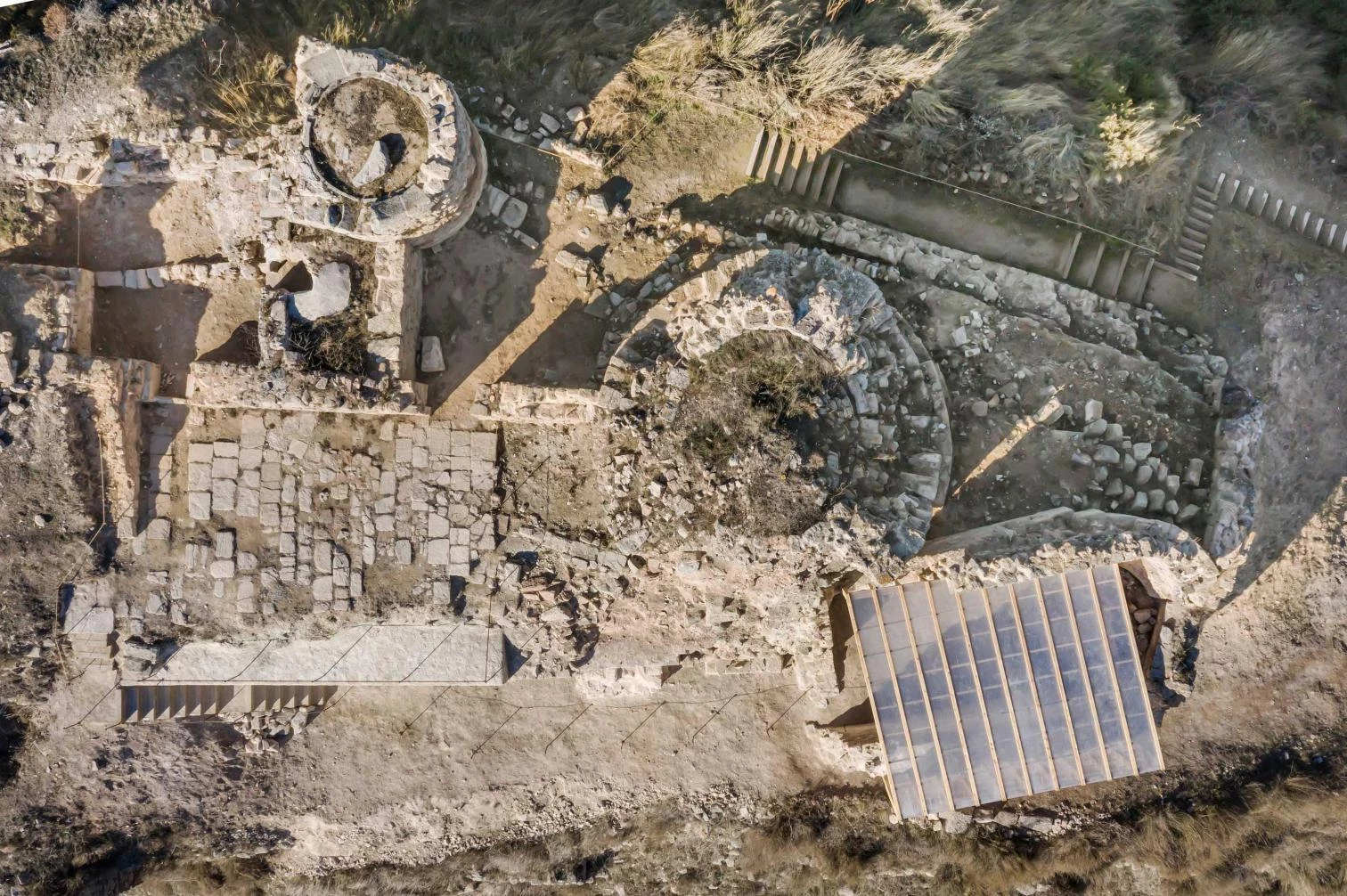 Adecuación paisajística del recinto amurallado y la capilla del Castillo de Jorba