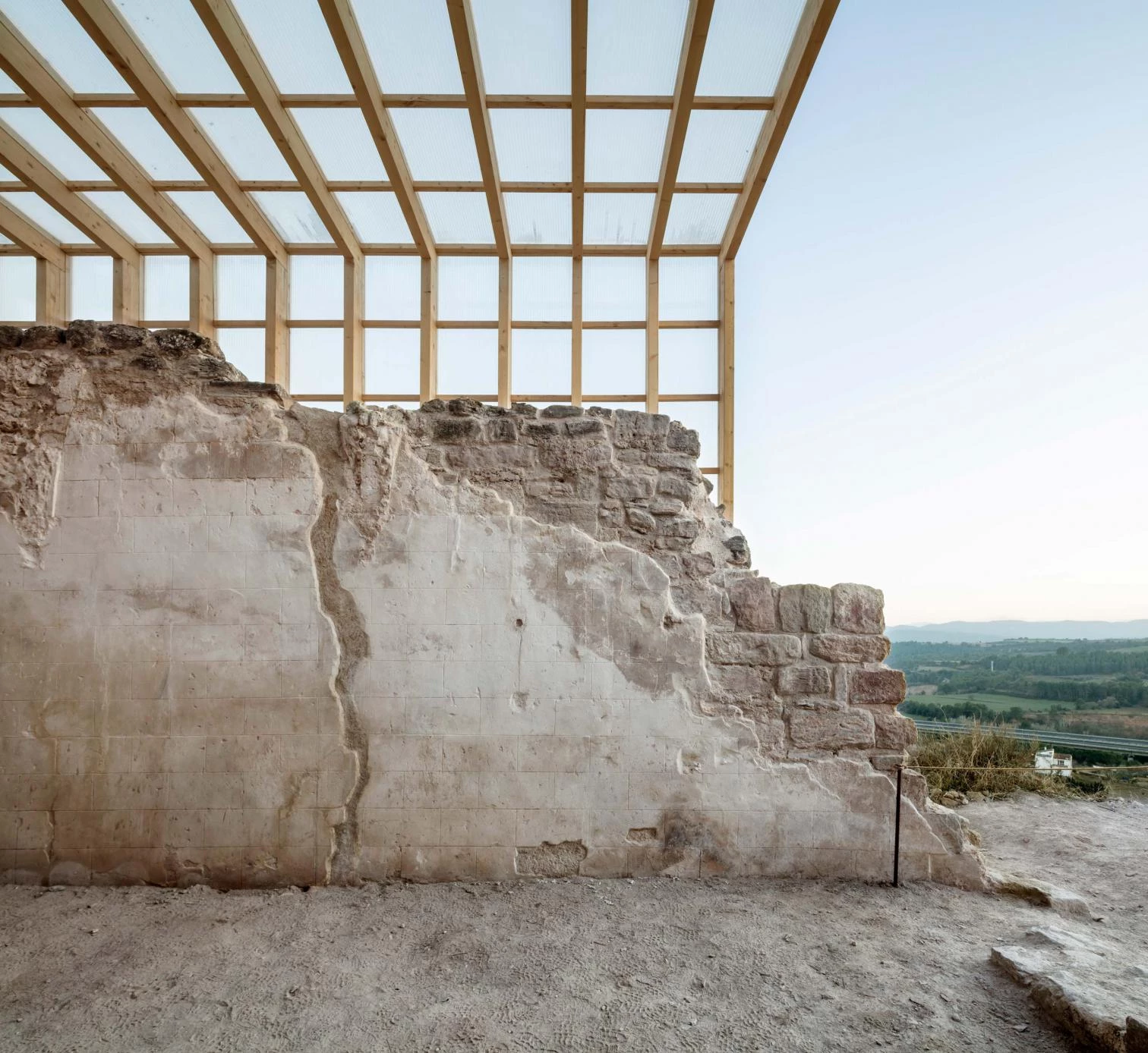 Adecuación paisajística del recinto amurallado y la capilla del Castillo de Jorba