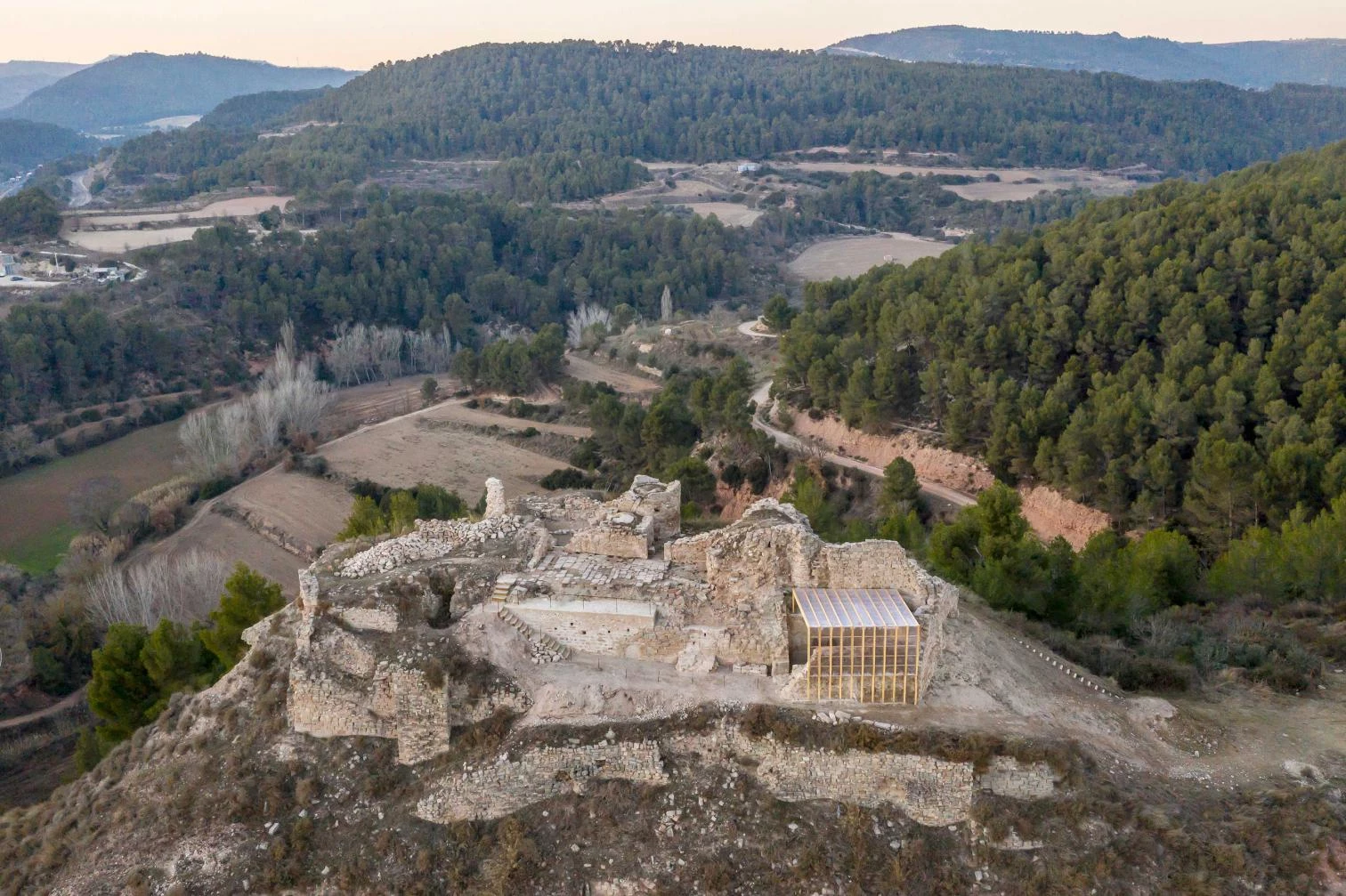 Adecuación paisajística del recinto amurallado y la capilla del Castillo de Jorba