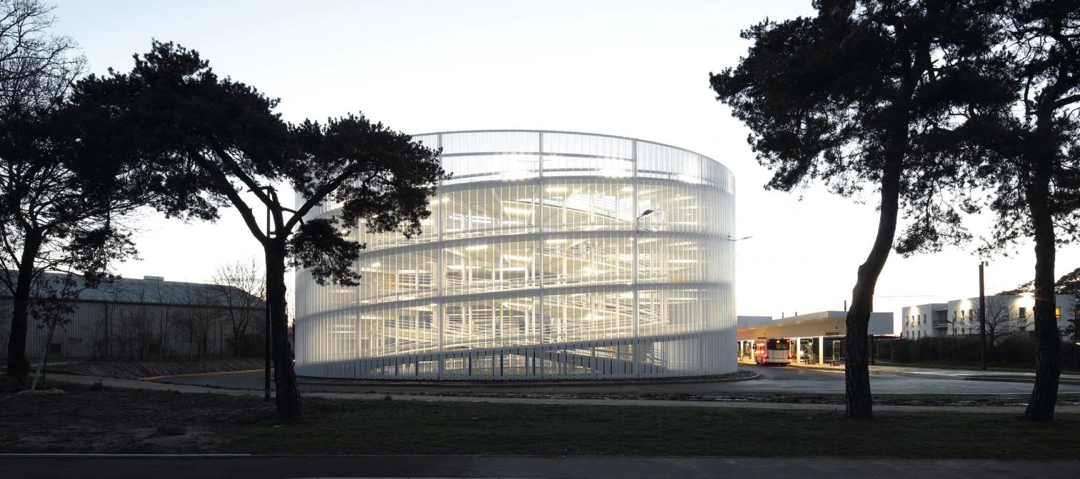 Idom parking aparcamiento Nantes Francia