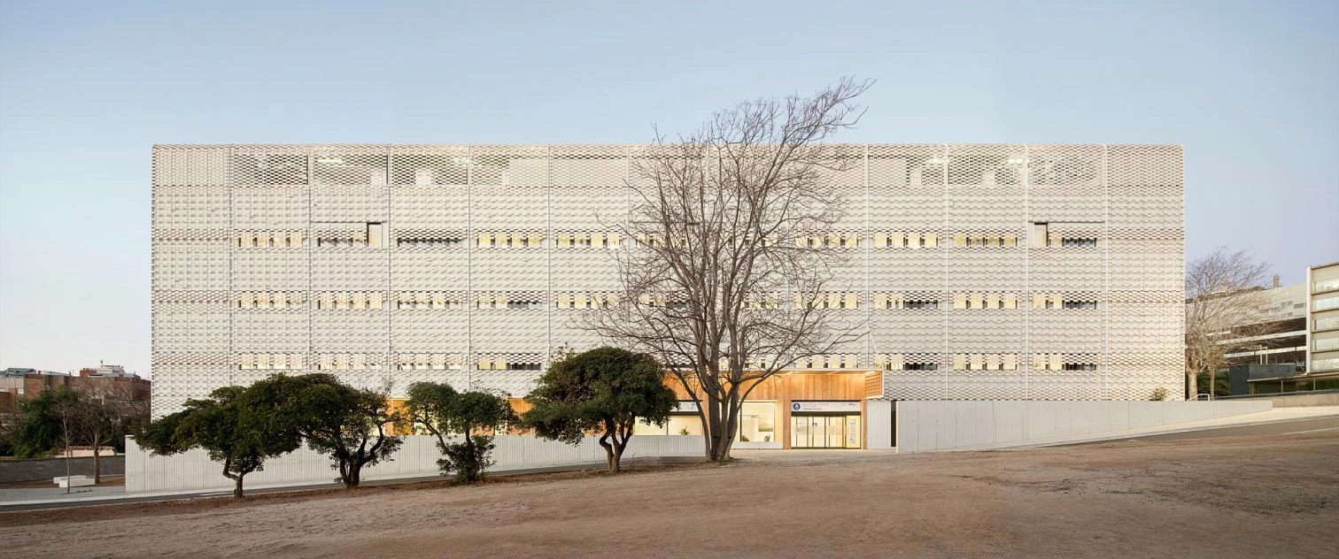 PMMT edificio hospitalario polivalente covid barcelona lerida