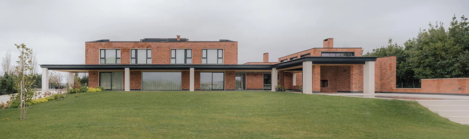 Brick House in Santander