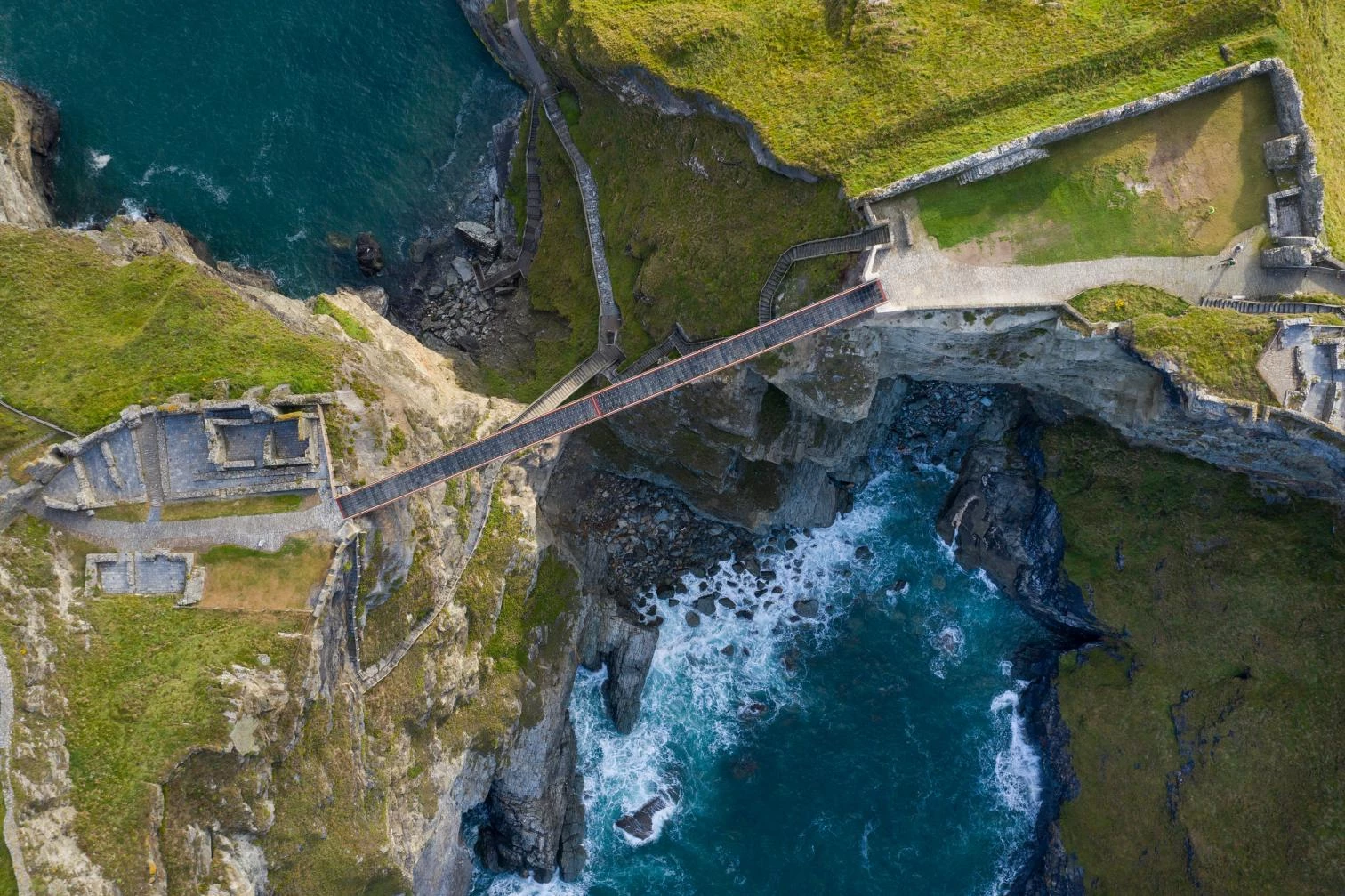 Pasarela del castillo de Tintagel
